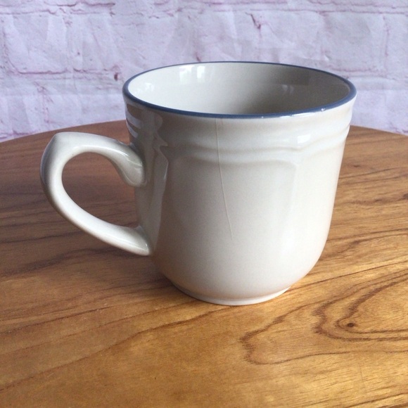 Vintage Stoneware Japan Cream and Blue Dining Mugs - Set of 4 - Picture 7 of 10